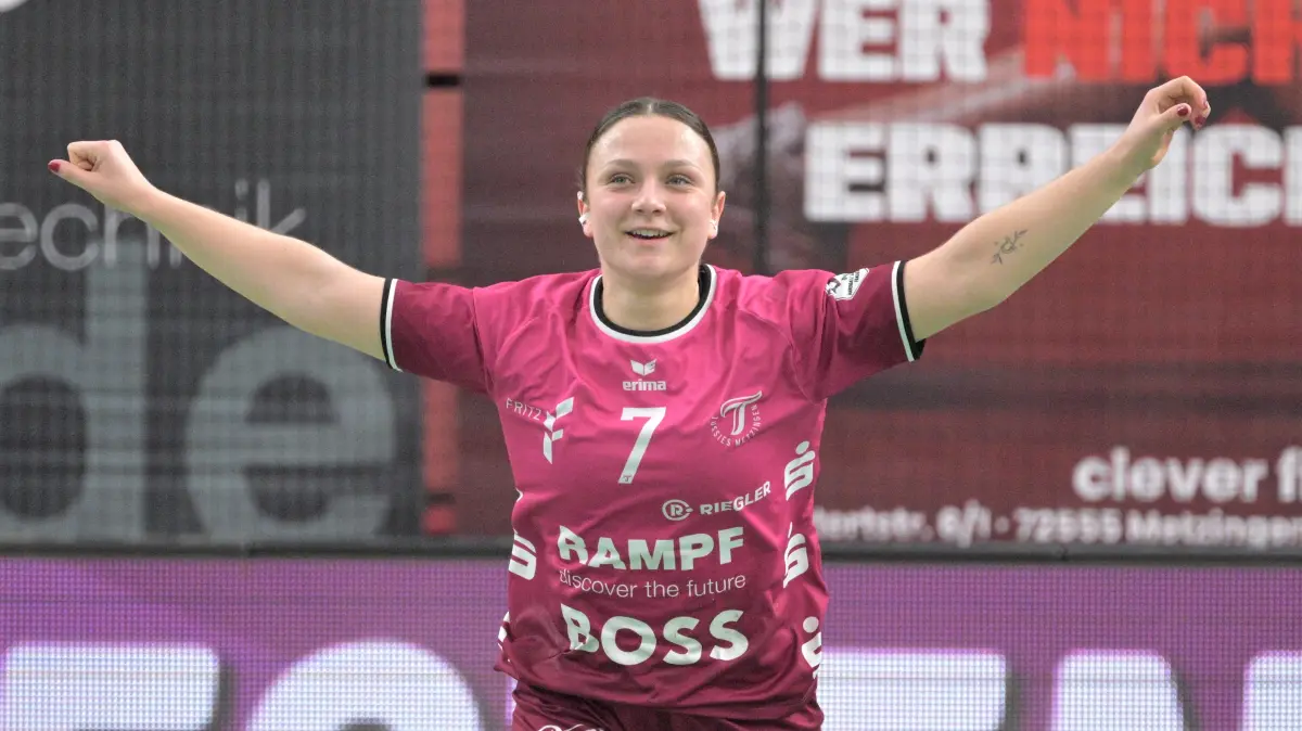 TusSies Metzingen vs. VfL Oldenburg, Handball, Alsco HBF, 11.Ligaspieltag, Saison 2025/2026, 21.12.2025: Sabrina Troester (TusSies Metzingen, #07) jubeln ueber das Tor
TusSies Metzingen vs. VfL Oldenburg, Handball, Alsco HBF, 11.Ligaspieltag, Saison 2025/2026, 21.12.2025
Foto: Eibner-Pressefoto/Tobias Baur