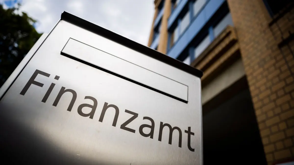 Briefkasten eines Finanzamts