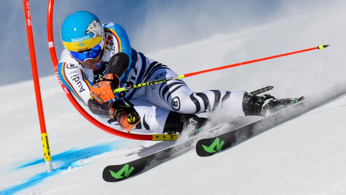 Skirennfahrer Neureuther: ARCHIV - 19.03.2016, Schweiz, St. Moritz: Felix Neureuther im ersten Durchgang des Riesenslaloms der Männer im Finale der FIS Alpine Ski World Cup. (zu dpa: «Neureuther: Immer «zuerst den linken Skischuh angezogen»») Foto: Jean-Christophe Bott/KEYSTONE/dpa +++ dpa-Bildfunk +++