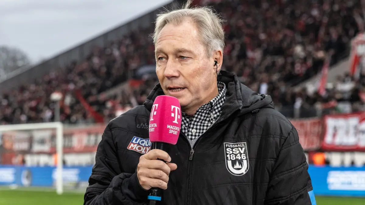 20.12.2025, Fussball, Saison 2025/2026, 3. Liga, Stadion an der Hafenstraße Essen, 19. Spieltag, Rot-Weiss Essen - SSV Ulm 1846 Fußball, Interview mit dem neuen Geschäftsführer Sport Freisteller Einzelbild Portrait Porträt Stephan Schwarz (SSV Ulm 1846 Fußball)
Foto: Lucca Fundel