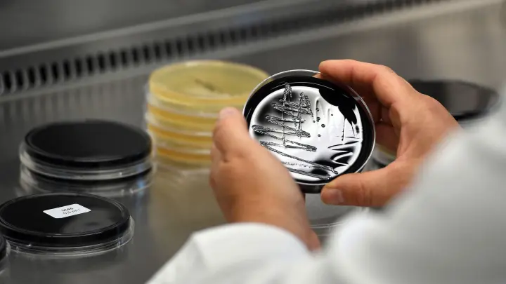 Zwei Tote bei Legionellen-Ausbruch in Fußpflegestudio