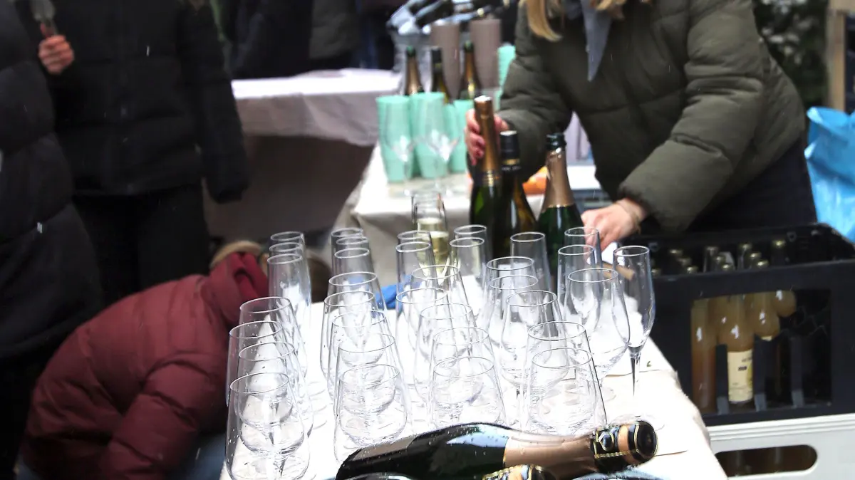Der "Heilige Morgen" auf dem Tübinger Marktplatz.
Bild : Erich Sommer 24.12.2025
