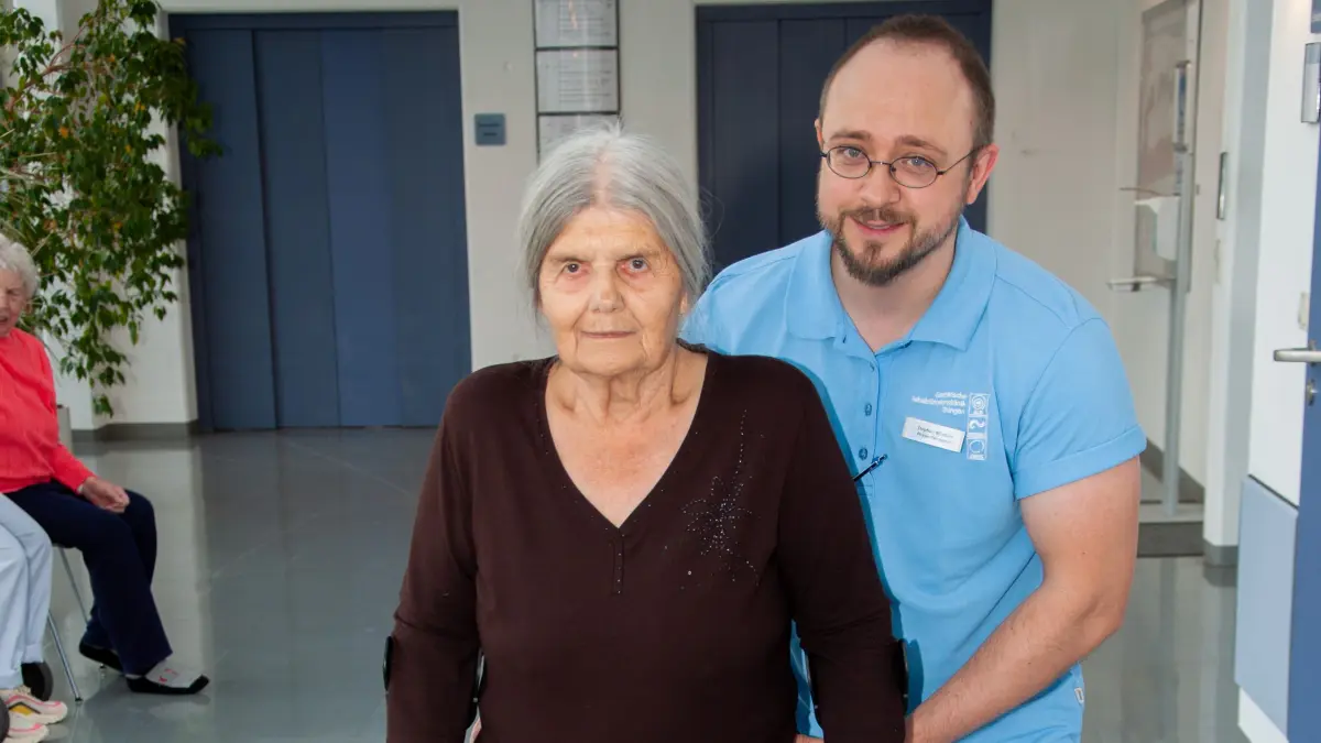 In der Akutgeriatrie werden ältere Patienten frühzeitig rehabilitativ betreut.