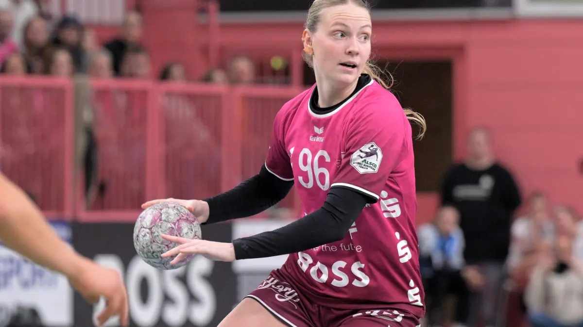 TusSies Metzingen vs. Sport-Union Neckarsulm, Handball, Alsco HBF, 9.Ligaspieltag, Saison 2025/2026, 27.12.2025: Charlotte Cholevova (TusSies Metzingen, #96)
TusSies Metzingen vs. Sport-Union Neckarsulm, Handball, Alsco HBF, 9.Ligaspieltag, Saison 2025/2026, 27.12.2025
Foto: Eibner-Pressefoto/Tobias Baur
