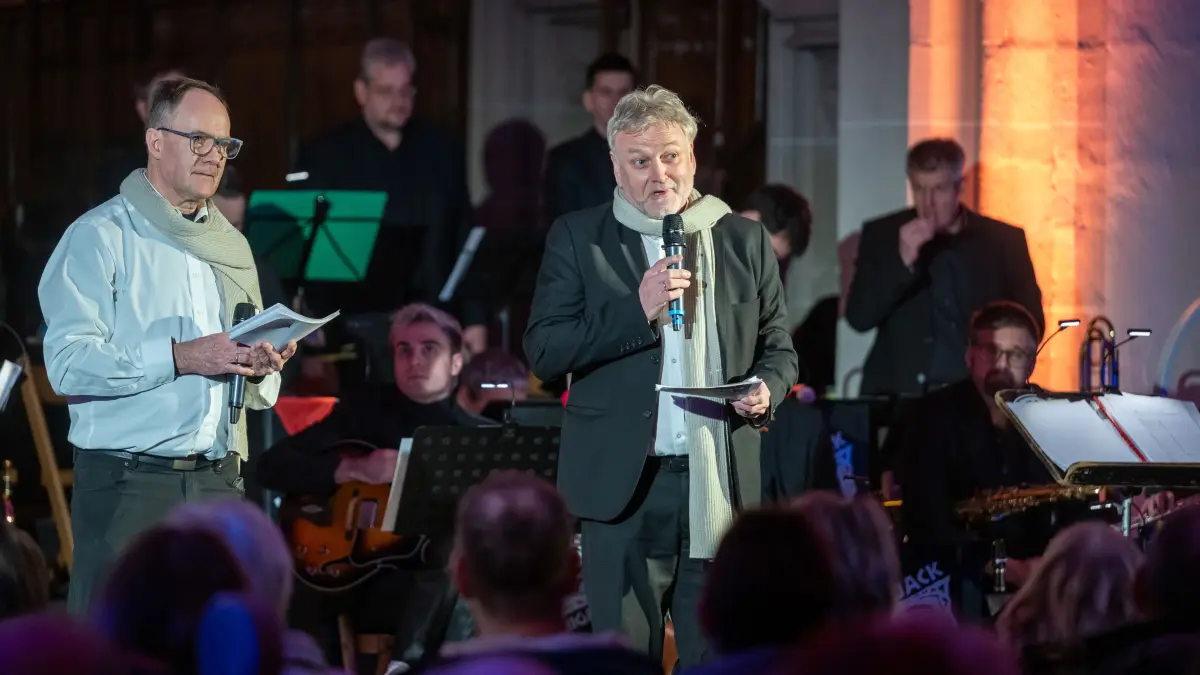 GP, Oberhofenkirche: Abendgottesdienst für Ausgeschlafene - Christmas in the Air. Mit Lumberjack Bigband und Musicalschule On Stage.