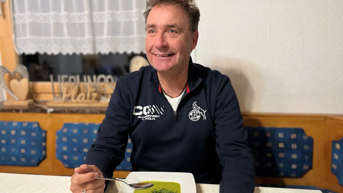 Ralf Moll betreibt das 30 Jahren das Fastenzentrum Birkhalde in Sulz-Bergfelden. Der diplomierte Ökotrophologe gilt als der Erfinder des Suppenfastens in Deutschland und lässt sich die hauseigenen Kreationen auch selbst gerne schmecken.