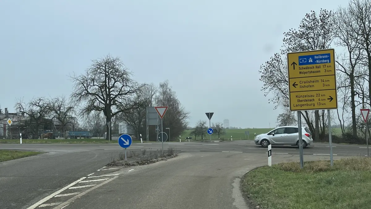 Kreuzung L1037 / L1042 bei Hörlebach