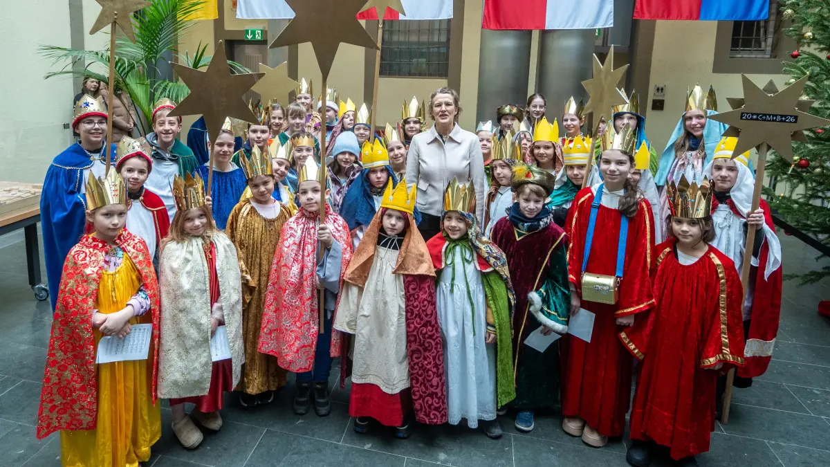 GP: Sternsinger kommen ins Rathaus, Feierlich empfangen werden sie in diesem Jahr von Baubürgermeisterin Eva Noller.