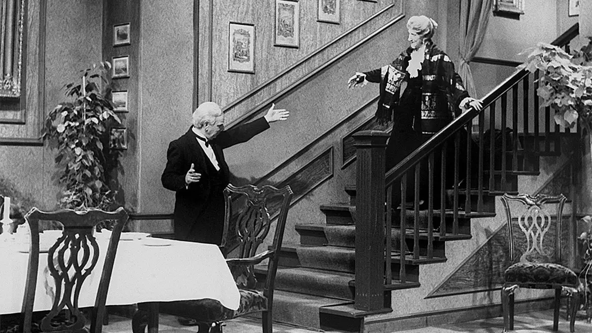 Der Klassiker „Dinner for One“ läuft auch am Jahreswechsel 2025/26 mehrmals im TV. Die Sendetermine und Sendezeiten im Überblick.