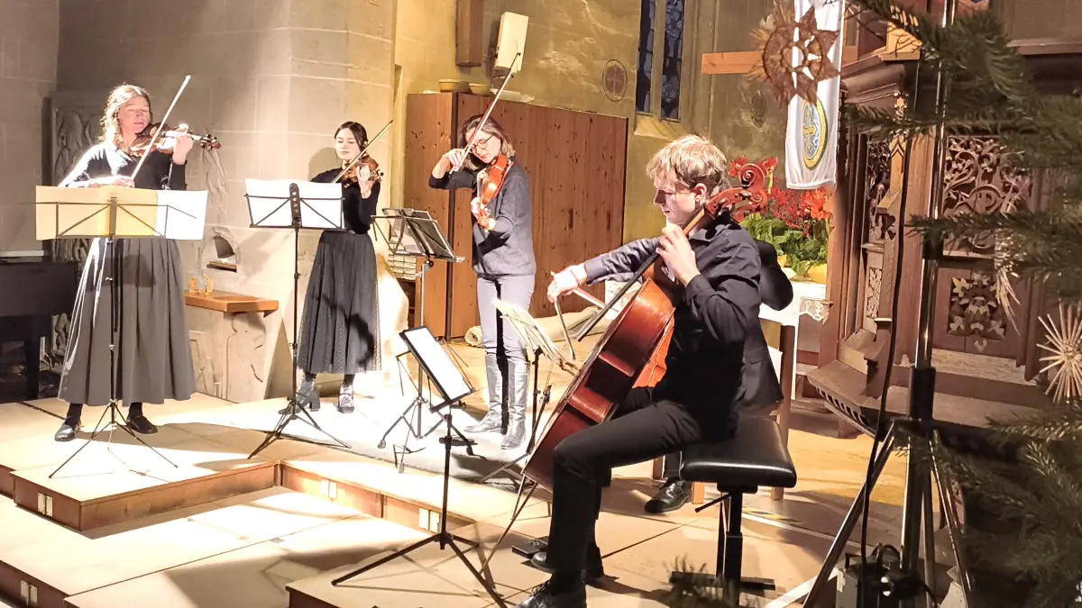 Auftritt in der Tübinger Jakobuskirche: Ensemble Transcendent begeistert ...