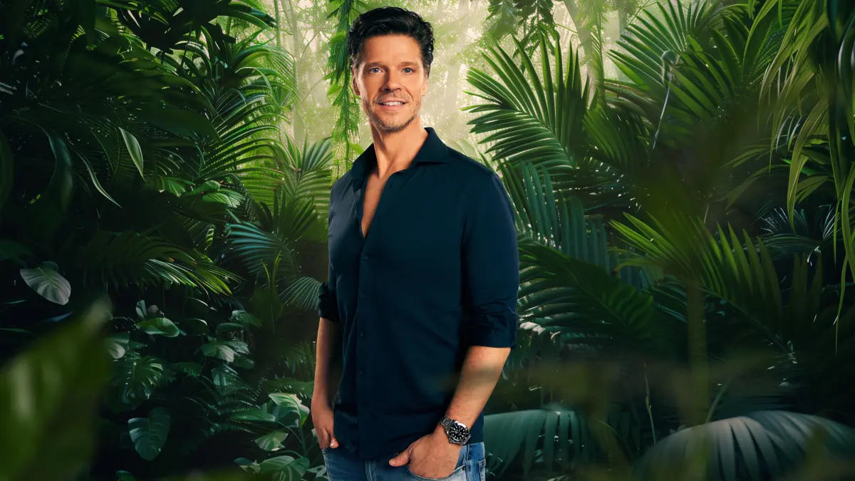 Stephen Dürr zieht 2026 ins „Dschungelcamp“.