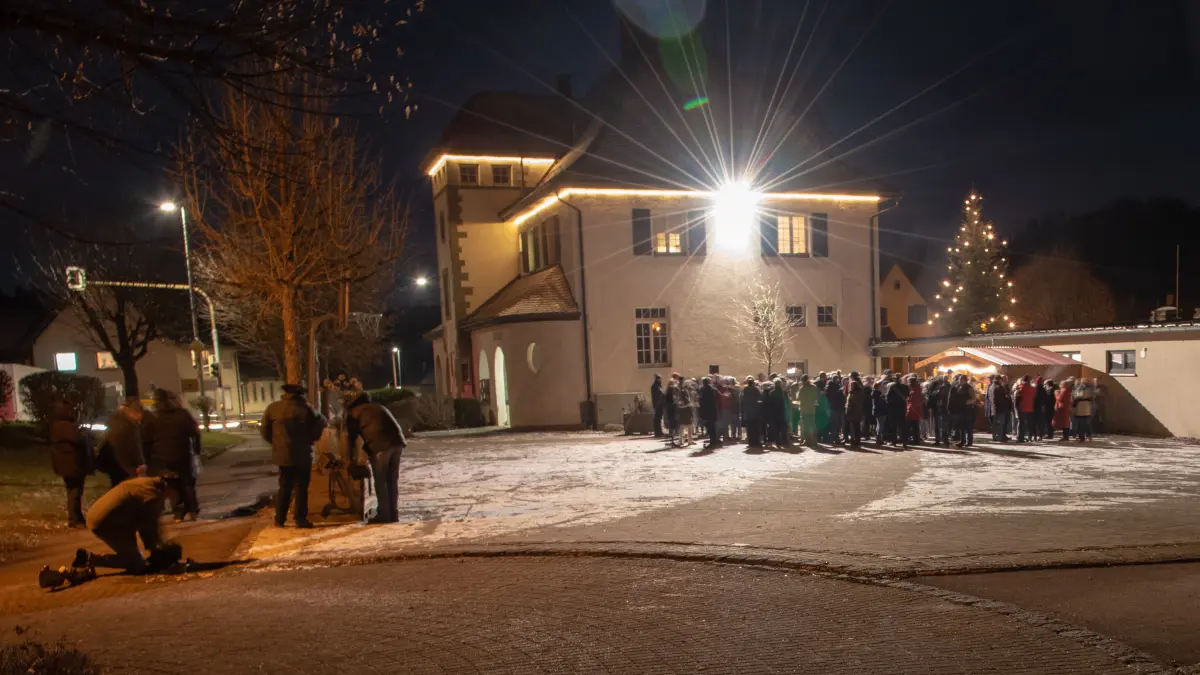 Neujahrsempfang Sulzbach-Laufen 2026 auf dem Dorfplatz in Laufen mit den Böllerschützen des Heimat- und Kulturvereins und der Neujahrsansprache von Bürgermeister Markus Bock.