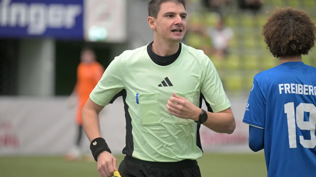 41. Sindelfinger Hallenfussball-Gala, 03.01.2026 : Schiedsrichter Daniel Leyhr (TSG Muensingen
41. Sindelfinger Hallenfussball-Gala, 03.01.2026
Foto: Eibner-Pressefoto/Tobias Baur
