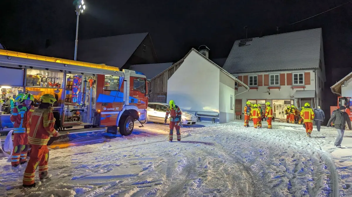 Einsatz der Feuerwehr Rosenfeld im Feuerwehrhaus Brittheim: Dort hatte es am frühen Samstagmorgen gebrannt.