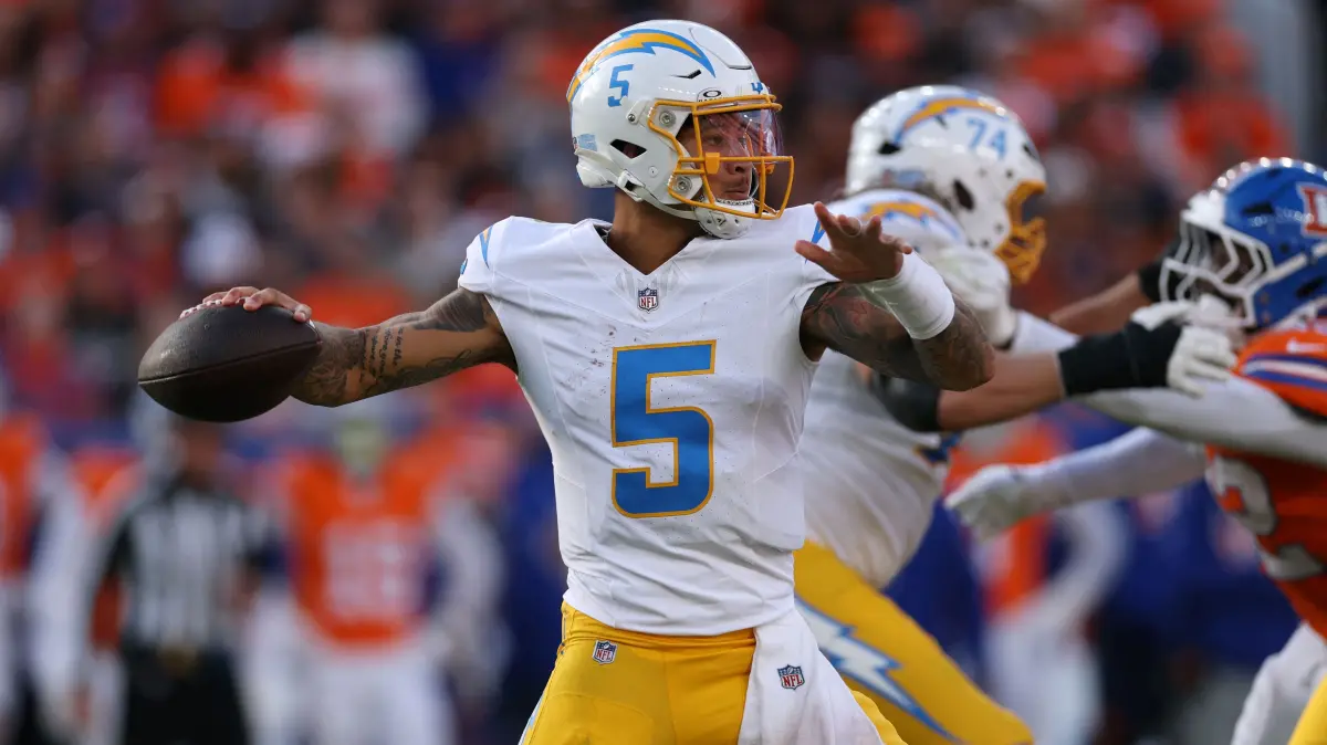 Los Angeles Chargers v Denver Broncos - NFL 2025: DENVER, COLORADO - JANUARY 04: Trey Lance #5 of the Los Angeles Chargers looks to pass in the second quarter against the Denver Broncos at Empower Field At Mile High on January 04, 2026 in Denver, Colorado. Matthew Stockman/Getty Images/AFP (Photo by MATTHEW STOCKMAN / GETTY IMAGES NORTH AMERICA / Getty Images via AFP)