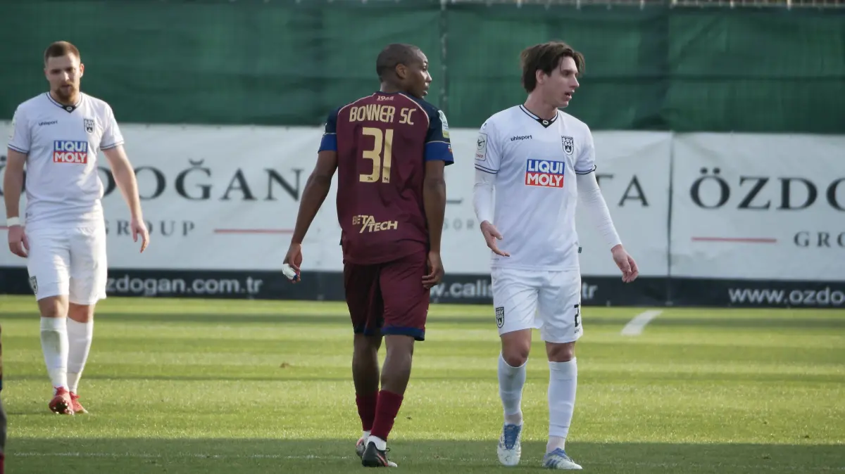 2:1-Sieg im ersten Testspiel des Trainingslagers: Der SSV Ulm 1846 Fußball gewinnt die Partie gegen den Bonner SC in Belek.