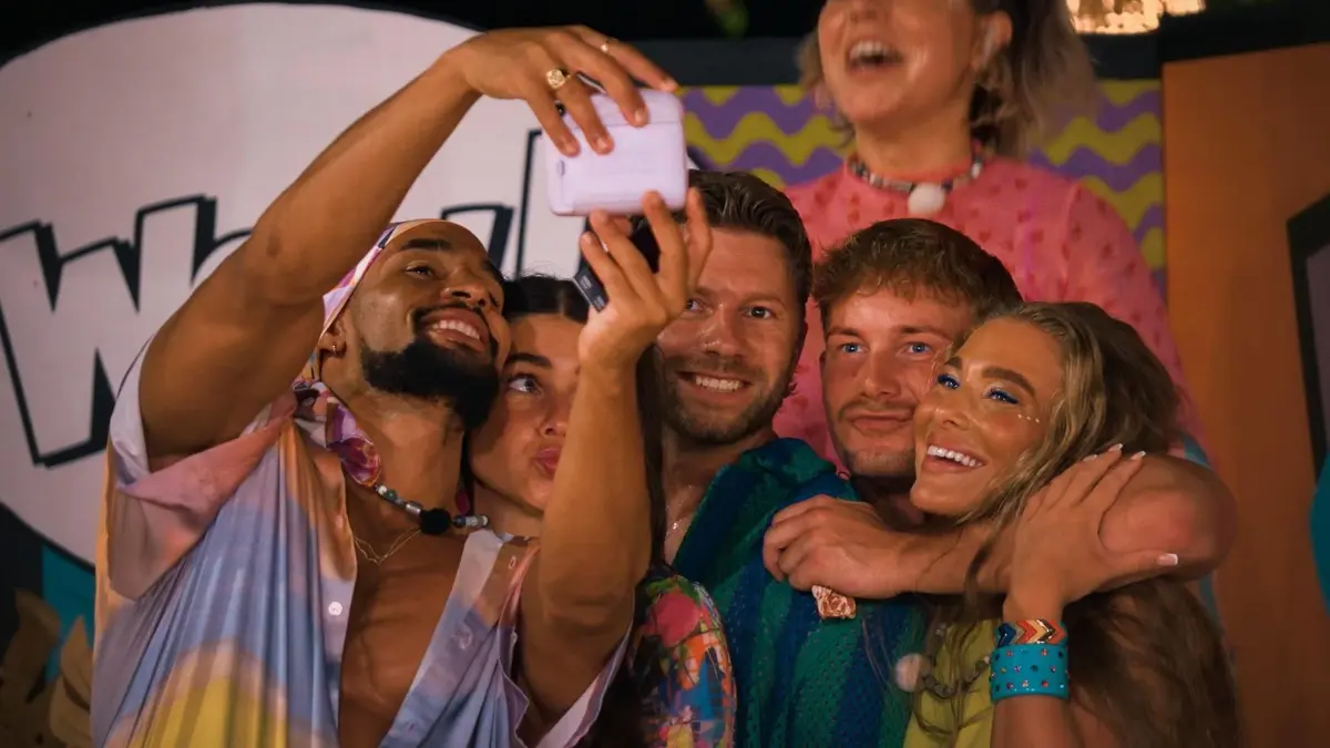 Neue Kandidatinnen und Kandidaten hoffen bei „Bachelor in Paradise“ auf eine neue Liebe.