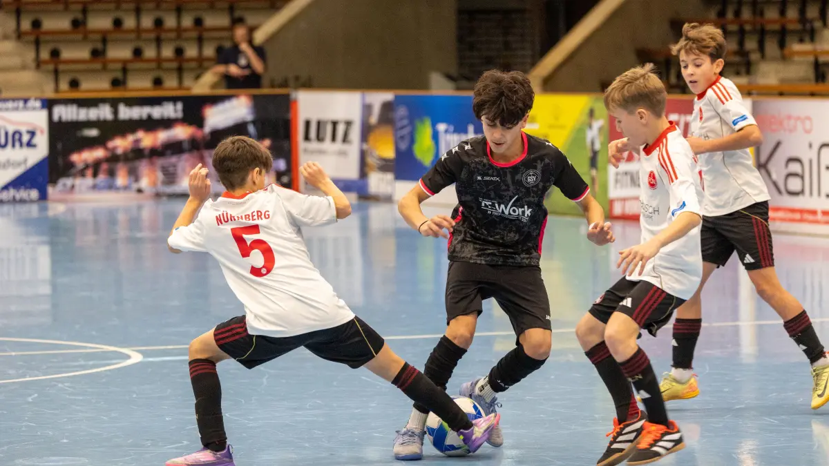 GSV Masters - Fahrschule Traffic Cup in der EWS-Arena, Nördliche Ringstraße 87, 73033 Göppingen - 05.01.2026: 1.FC Nürnberg vs. 1.Göppinger SV (schwarz)
GSV Masters - Fahrschule Traffic Cup in der EWS-Arena, Nördliche Ringstraße 87, 73033 Göppingen - 05.01.2026
Foto: PhotoPeet-Sportfotografie/Peter Harich