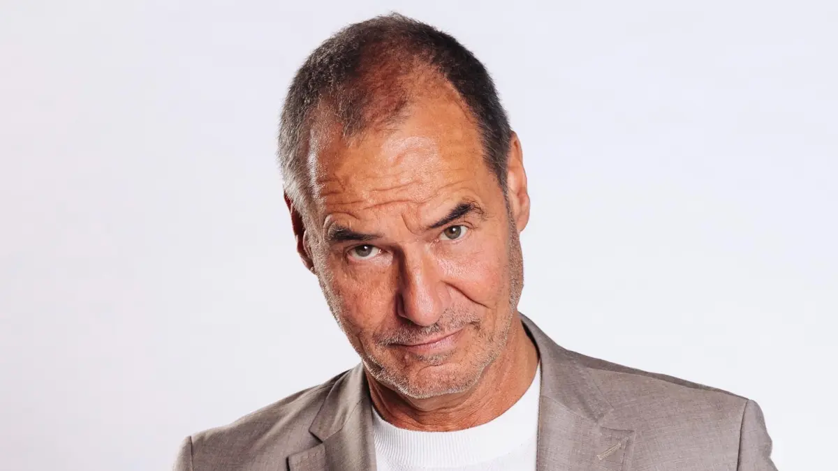 Richard Steinkamp (Silvan-Pierre Leirich) braucht dringend ein Spenderherz.
