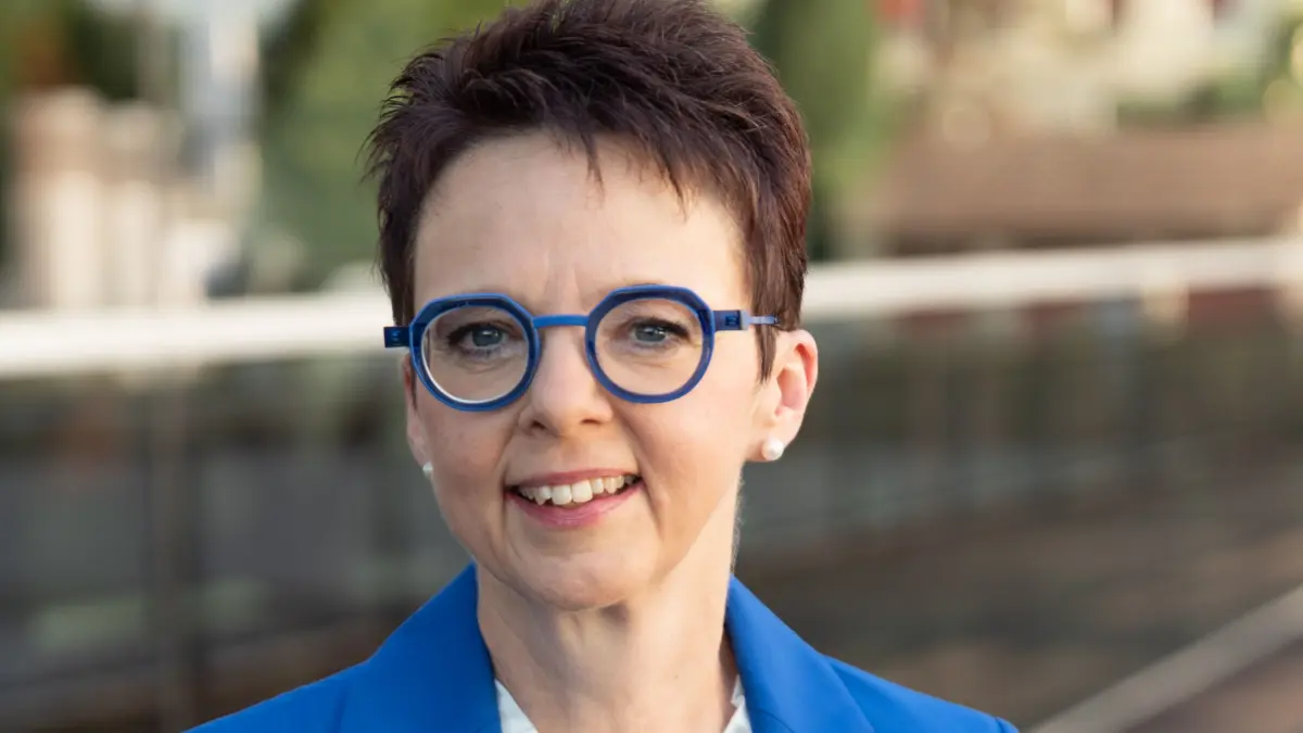 Die Kirchheimer Bürgermeisterin und Diplom-Verwaltungswirtin Christine Kullen will Rathaus-Chefin in Dettingen werden.