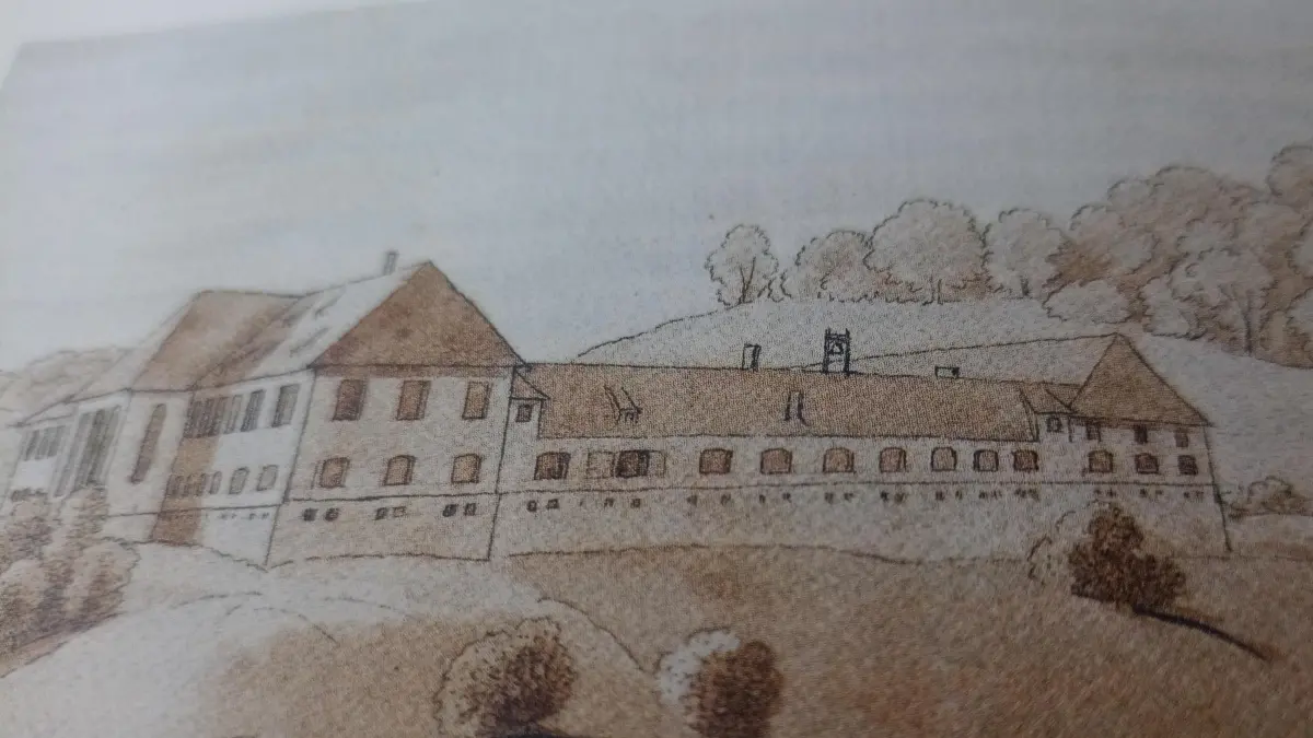 Bis zur Säkularisation diente Schloss Ehrenfels als Sommersitz der Zwiefalter Äbte. 1803 übereignete es der württembergische König Friedrich an den württembergischen Staatsminister Philipp Christina Friedrich von Normann, den Vater des Freiheitskämpfers Carl Graf von Normann-Ehrenfels.