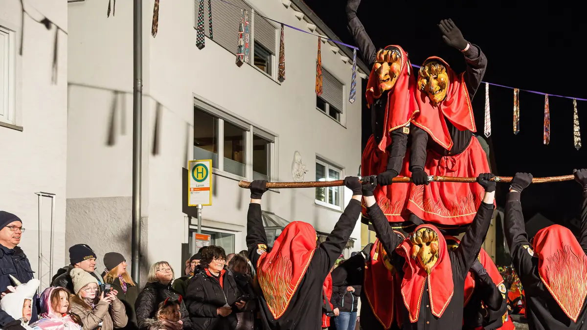 Der Gosbacher Nachtumzug lockt immer viele Narren und Zuschauer an.