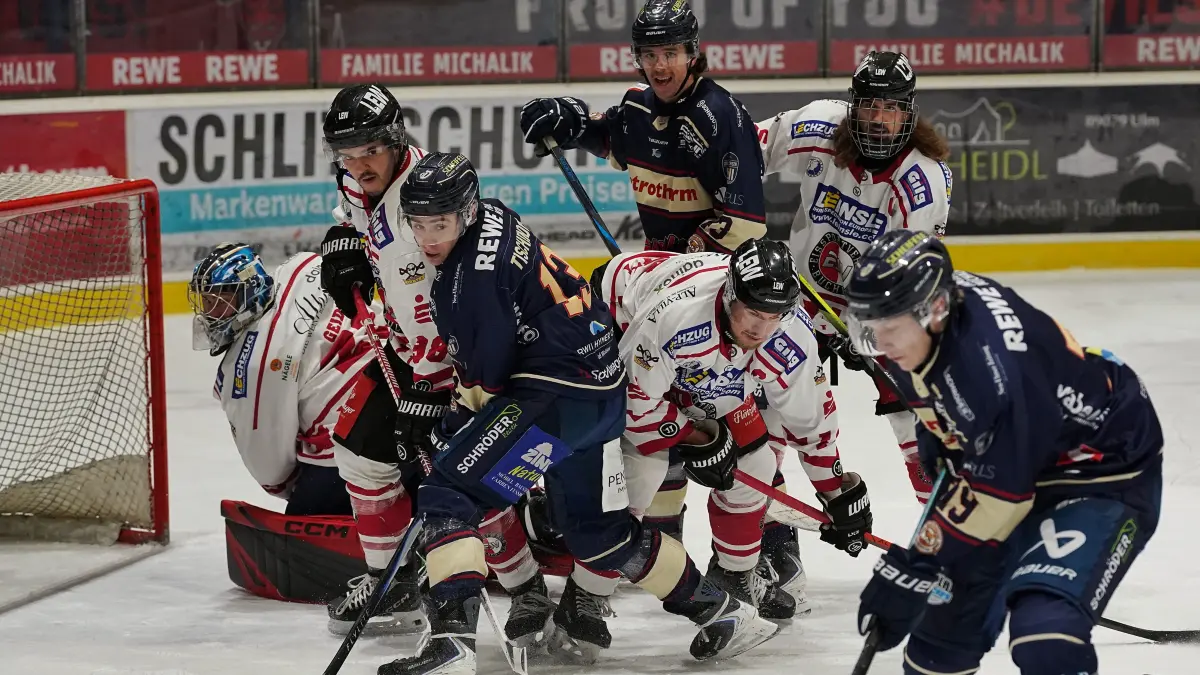 Der VfE Ulm/Neu-Ulm gewinnt in der Eishockey-Bayernliga mit 4:3 gegen Buchloe. Die Devils schlagen somit die Pirates.