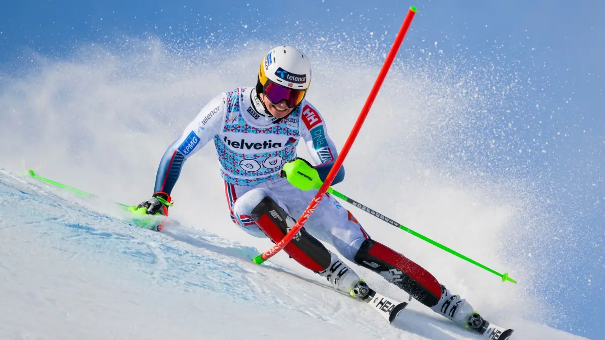 Weltcup Slalom Adelboden: 11.01.2026, Schweiz, Adelboden: Ski alpin: Weltcup, Slalom, Männer. Der Norweger Oscar Andreas Sandvik in Aktion während des ersten Laufs des Slalomrennens der Herren beim Alpinen FIS-Skiweltcup in Adelboden, Schweiz. Foto: Jean-Christophe Bott/KEYSTONE/dpa +++ dpa-Bildfunk +++