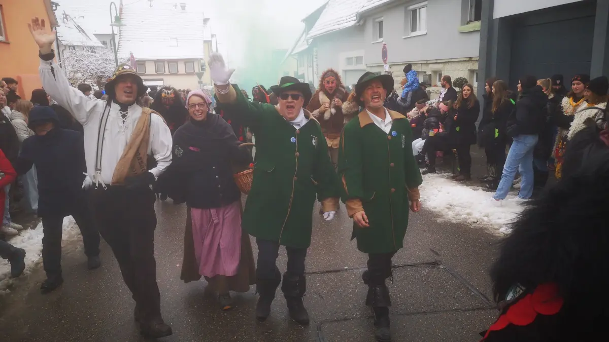 Die Gastgeber, die Narrenzunft Hochdorf, führten ihren Umzug am Sonntag an.