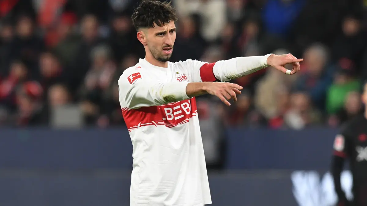 GER, Bayer 04 Leverkusen vs VFB Stuttgart, Fussball, Bundesliga, 16. Spieltag, Spielzeit 2025/2026, 10.01.2026: Atakan Karazor ( VFB Stuttgart ) gestikuliert. GER, Bayer 04 Leverkusen vs VFB Stuttgart, Fussball, Bundesliga, 16. Spieltag, Spielzeit 2025/2026, 10.01.2026
DFL REGULATIONS PROHIBIT ANY USE OF PHOTOGRAPHS AS IMAGE SEQUENCES AND/OR QUASI-VIDEO
Foto: Eibner-Pressefoto/Thomas Thienel