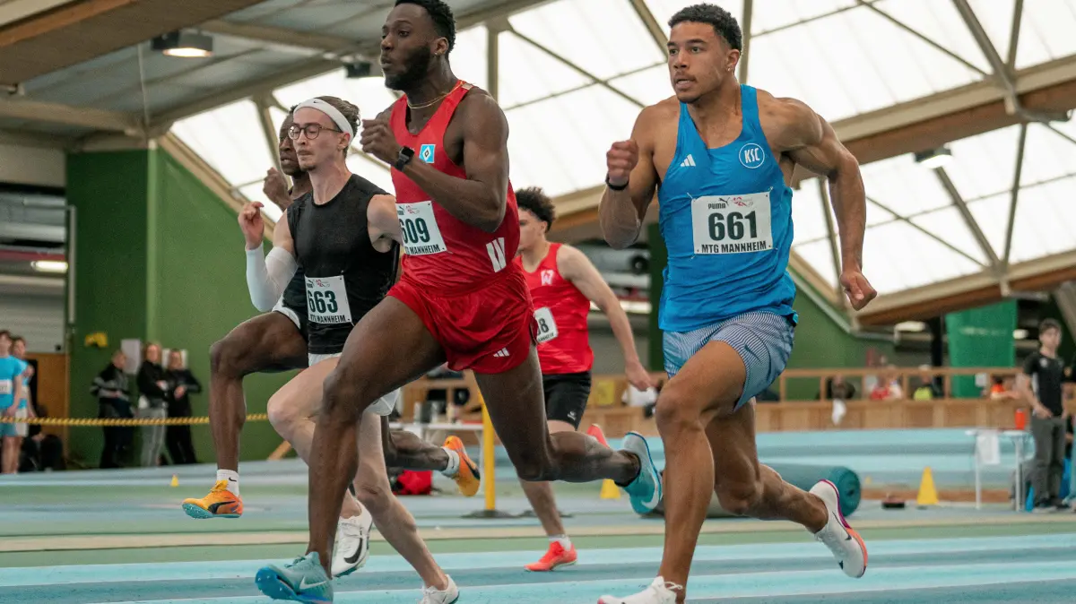 GER, Leichtathletik, Athletics, Hallensportfest Mannheim, 11.01.2026: Marcel Dabo (Karlsruher SC, 60m Maenner), Junior Boateng (Hamburger SV, 60m Maenner), GER, Leichtathletik, Athletics, Hallensportfest Mannheim, 11.01.2026,
Foto: Eibner-Pressefoto/Stefan Mayer