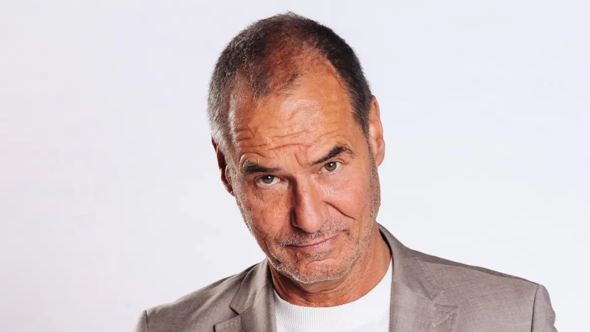 Richard (Silvan-Pierre Leirich) hat die Herz-OP gut überstanden.