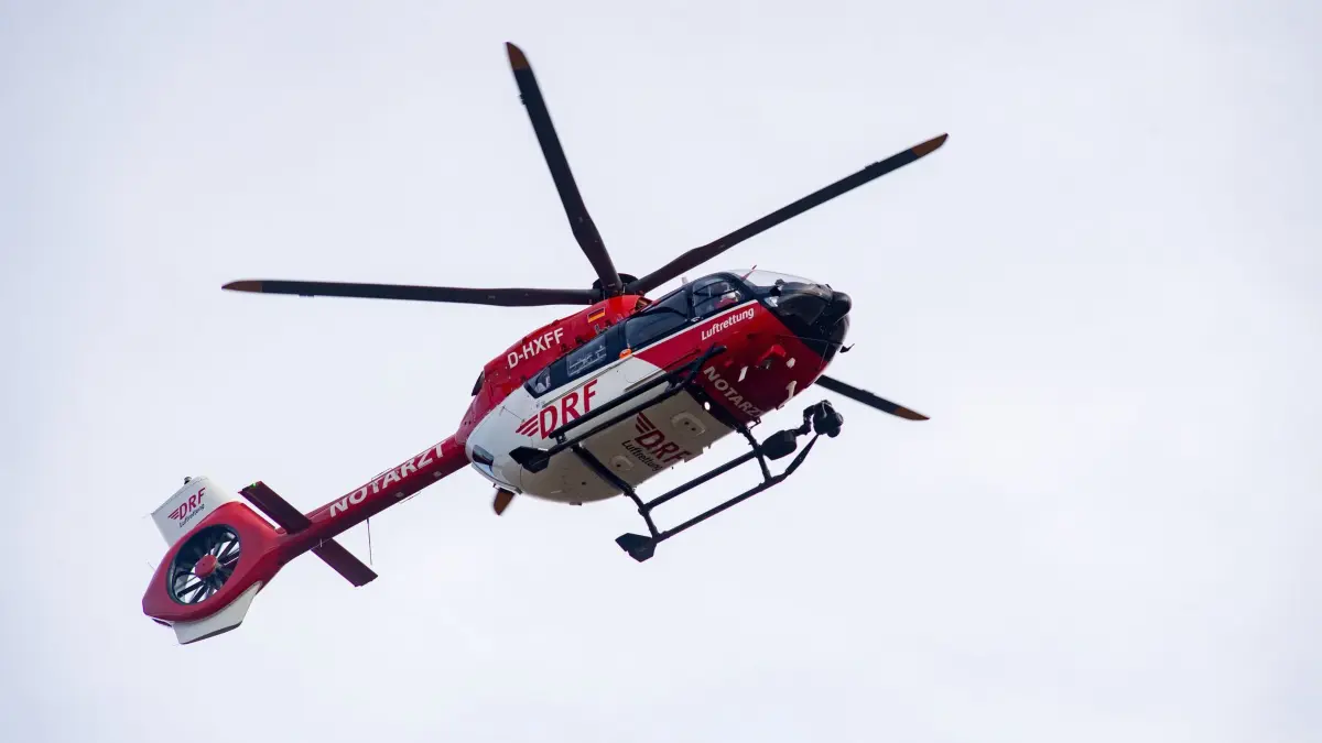 Rettungshubschrauber nach Unfall auf der A24 im Einsatz