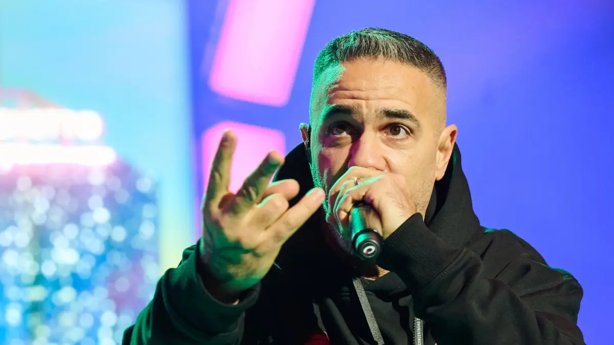 Konzertstart Bushido - „Alles wird gut“ - Tour 2026: 12.01.2026, Berlin: Rapper Bushido steht auf der Bühne zum Konzertstart "Alles wird gut" - Tour 2026 in der Uber Arena. Foto: Annette Riedl/dpa +++ dpa-Bildfunk +++