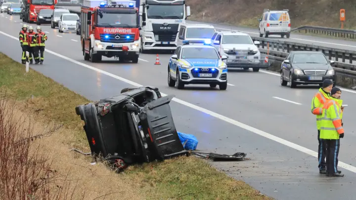 60-Jähriger wird aus dem Auto geschleudert