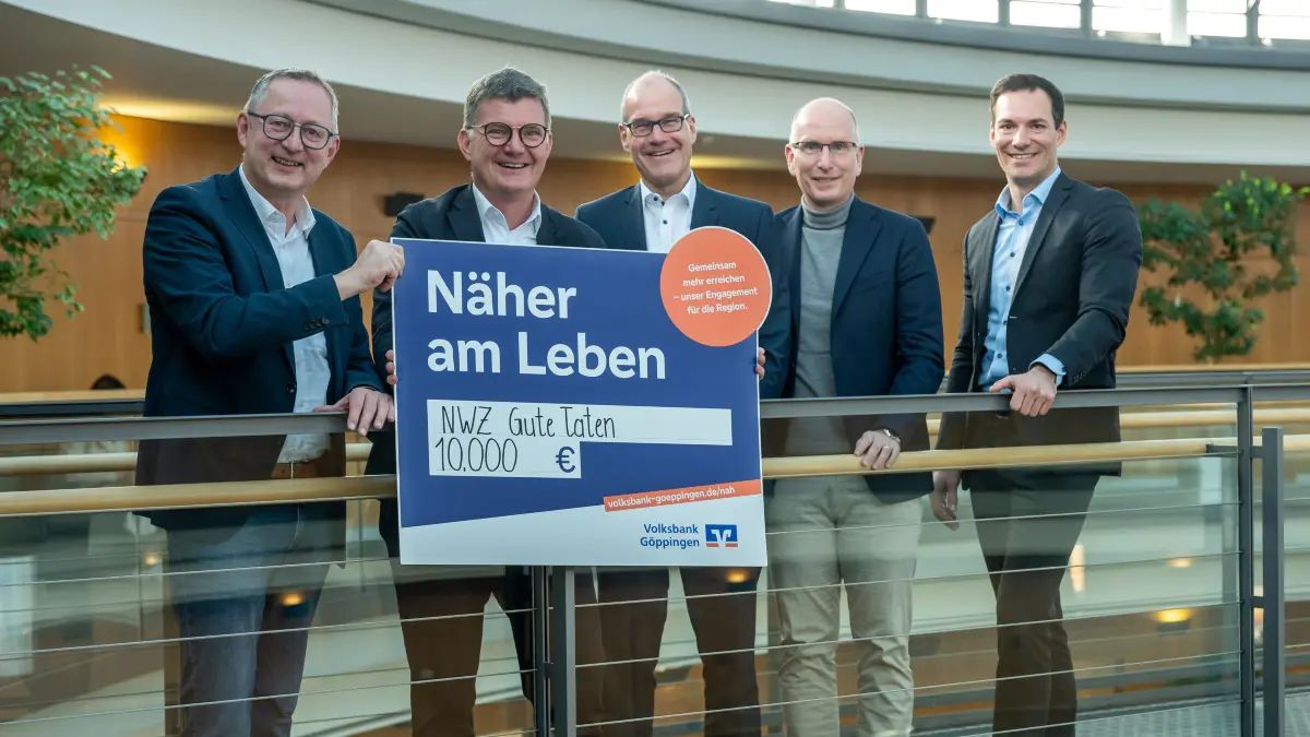 Gute Taten: Scheckübergabe bei Volksbank Göppingen