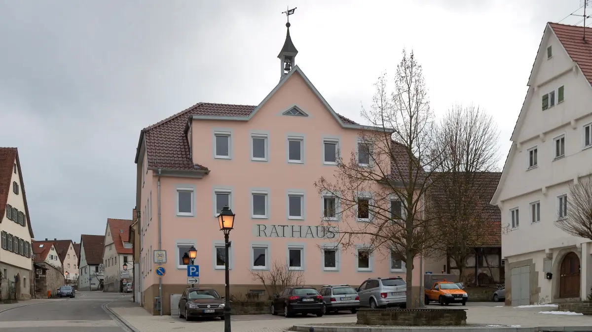 (ohne Überschrift): Vorsicht: Dieses Foto ist möglicherweise nur für den einstigen Verlag Schwäbisches Tagblatt verwendbar. Rathaus Entringen
21.02.13 Bild: Metz