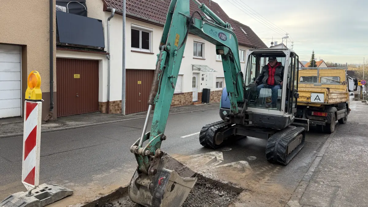 An der Hechinger Straße finden am Mittwoch Bauarbeiten wegen eines Wasserrohrbruchs statt.