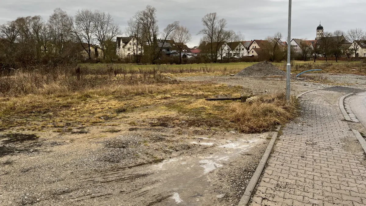 Grundstück, auf der die Salzhalle wiederaufgebaut werden soll, Gewerbegebiet Bruckwiesen, Bühlertann, gegenüber vom Netto