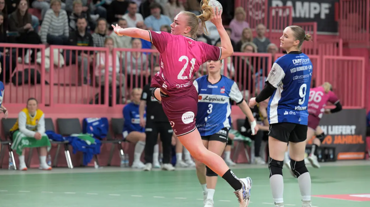 TusSies Metzingen vs. HSG Blomberg-Lippe, Handball, Alsco HBF, 13.Ligaspieltag, Saison 2025/2026, 14.01.2026: Svenja Demmel (TusSies Metzingen, #21)
TusSies Metzingen vs. HSG Blomberg-Lippe, Handball, Alsco HBF, 13.Ligaspieltag, Saison 2025/2026, 14.01.2026
Foto: Eibner-Pressefoto/Tobias Baur