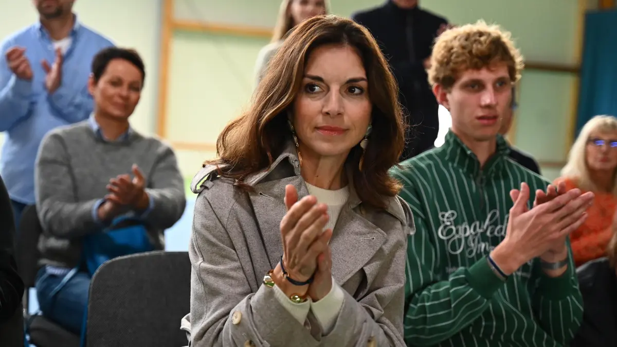 Gabriella (Bianca Hein) erwartet von ihrer Tochter Höchstleistungen.