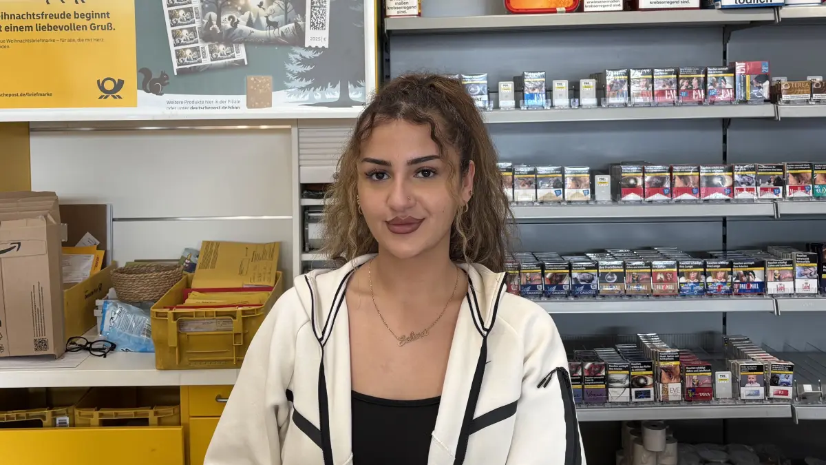 Selina Karabasak betreibt die Post-Filiale in Blaustein.