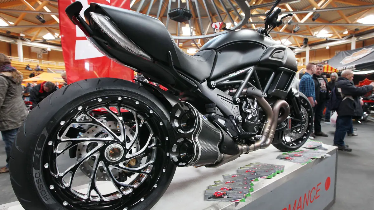 Wheelies Motorradmesse Arena 17