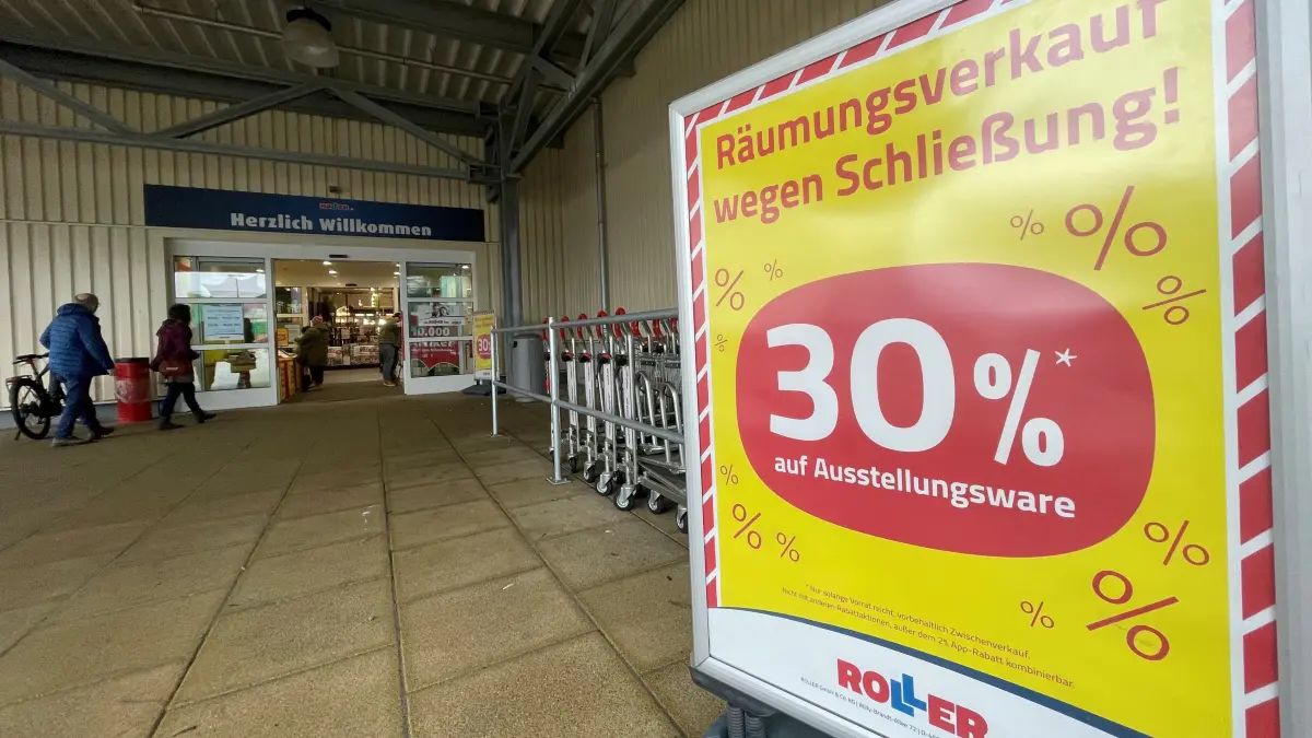 Der Möbel-Discounter Roller in Crailsheim schließt – der Ausverkauf hat begonnen. Kommt stattdessen ein neues Fachmarktzentrum? Darüber wird diskutiert.