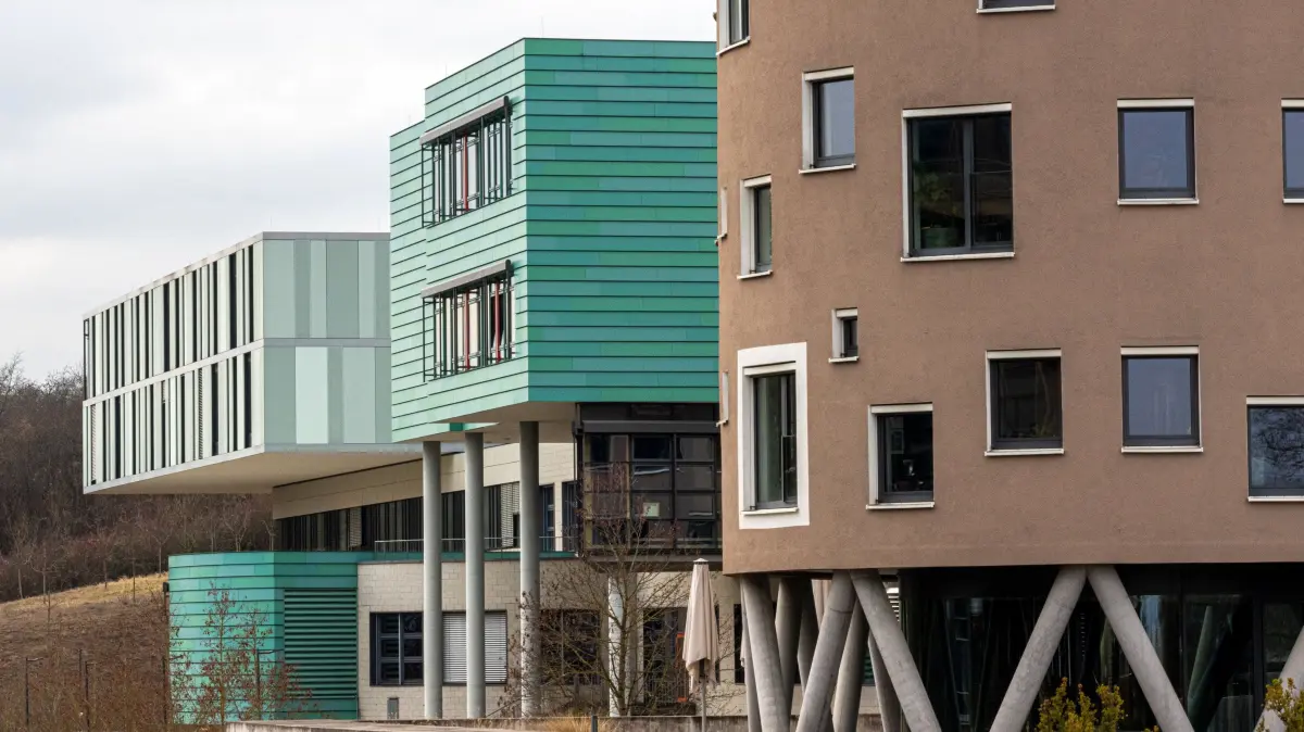 (ohne Überschrift): Vorsicht: Dieses Foto ist möglicherweise nur für den einstigen Verlag Schwäbisches Tagblatt verwendbar. Streifzüge auf dem Tübinger Klinik-Gelände
Blick über Tübingen
Bild: Eike Freese
30 3 2024