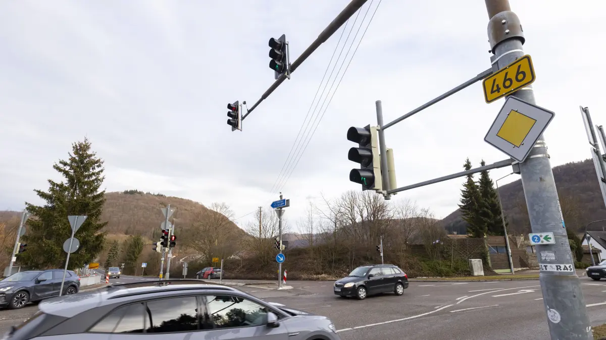 Mühlhausen, Autobahnanschlussstelle, A8, Kreuzung, Ampelanlage
