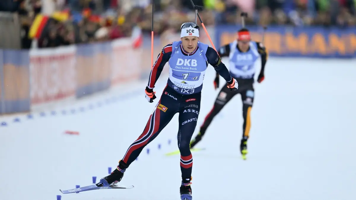 Biathlon: Weltcup: 15.01.2026, Bayern, Ruhpolding: Biathlon: Weltcup, Staffel 4 x 7,5 km, Herren, Vetle Sjaastad Christiansen aus Norwegen kommt ins Ziel. Foto: Sven Hoppe/dpa +++ dpa-Bildfunk +++