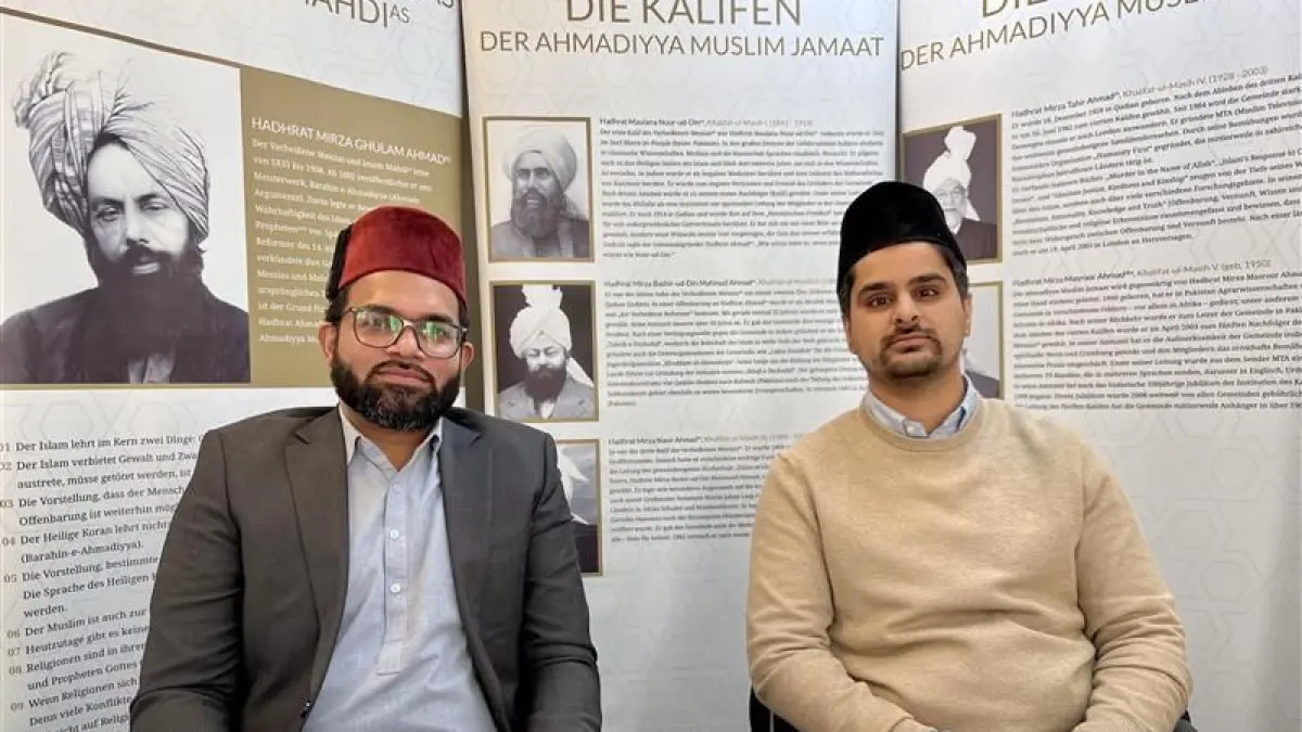 Abdul Hannan Sheikk und Mansoor Ahmad (von links) im Balinger Gemeindezentrum. Die beiden wollen den Hatekommentaren im Netz keinen Raum geben.