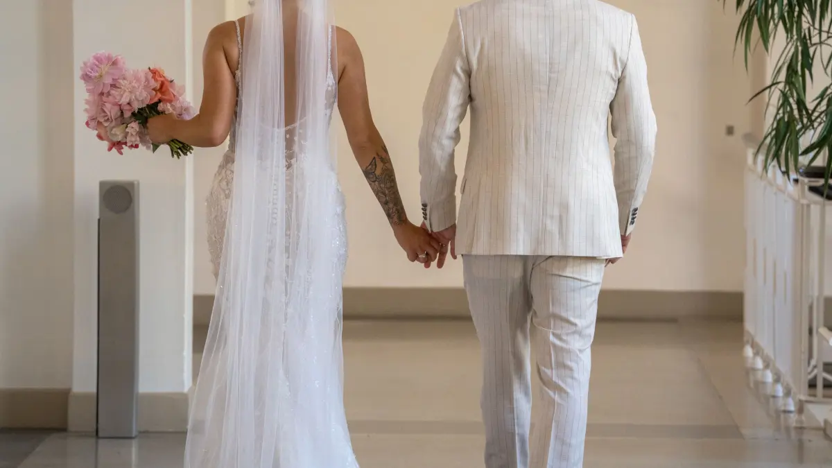 In Folge 9 von „Love is Blind Germany“ stehen die Hochzeiten an.