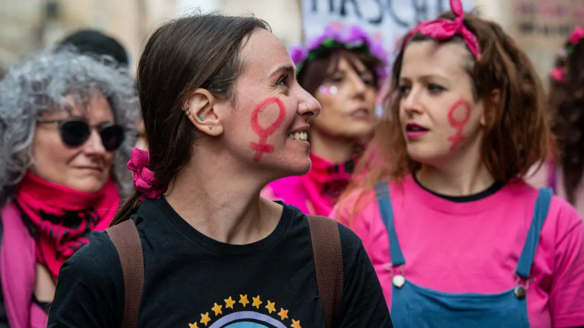Sprüche & Co. zum Weltfrauentag am 8. März gibt es hier.